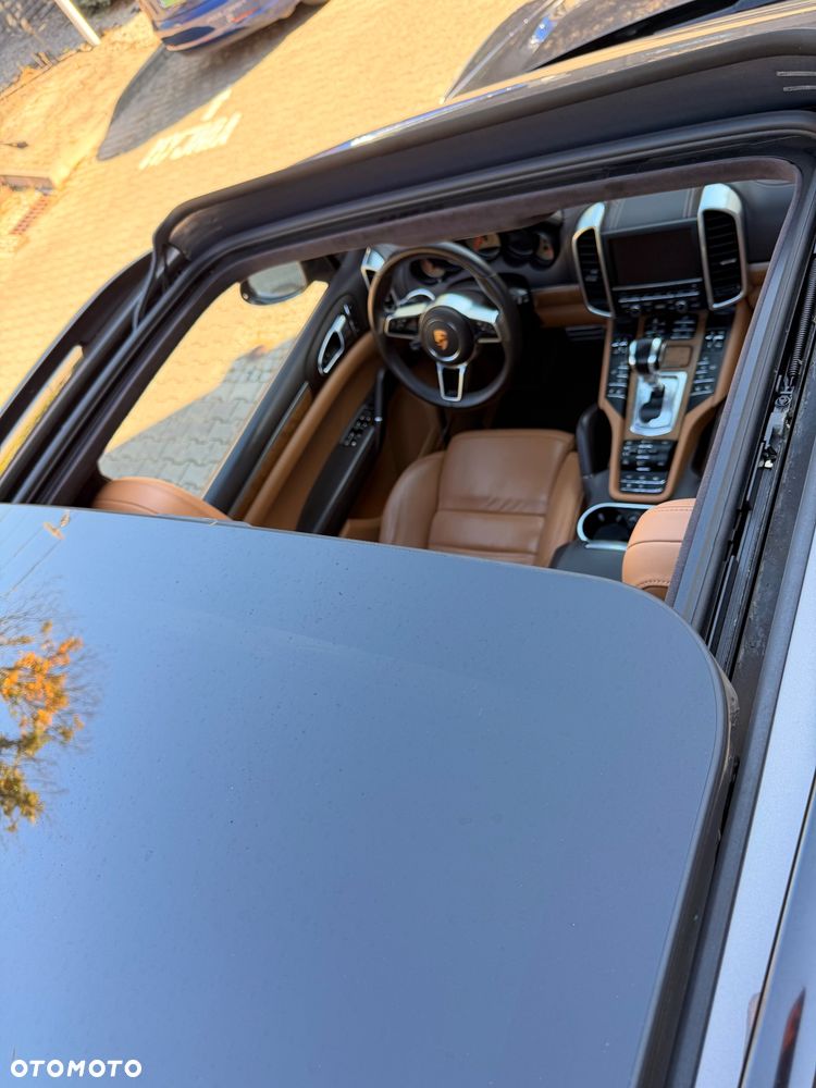 Porsche Cayenne - 19