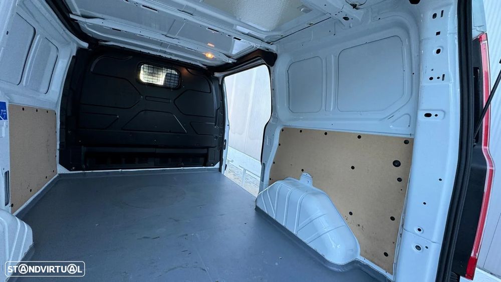 Ford Transit Custom 2.0 TDCi CX Automática - 16