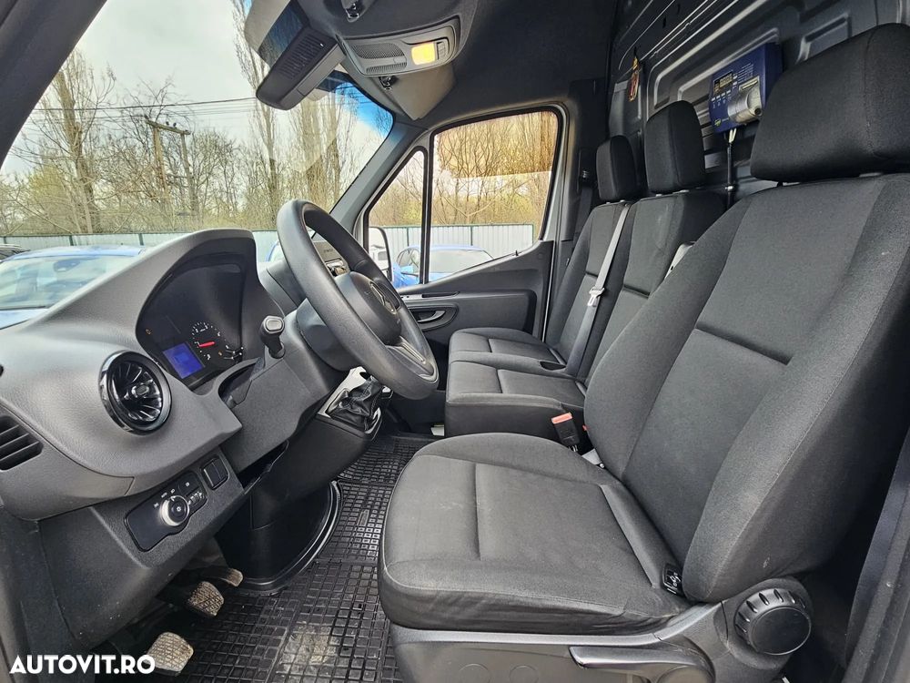 Mercedes-Benz Sprinter - 14