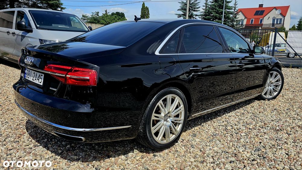 Audi A8 - 4