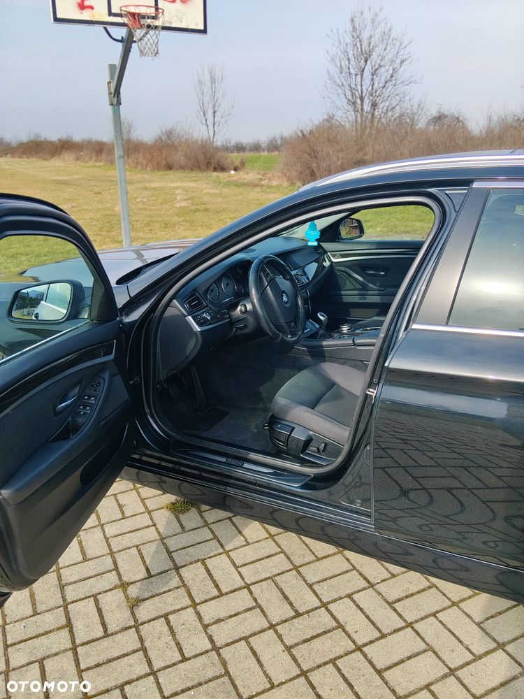 BMW Seria 5 520d Luxury Line - 11