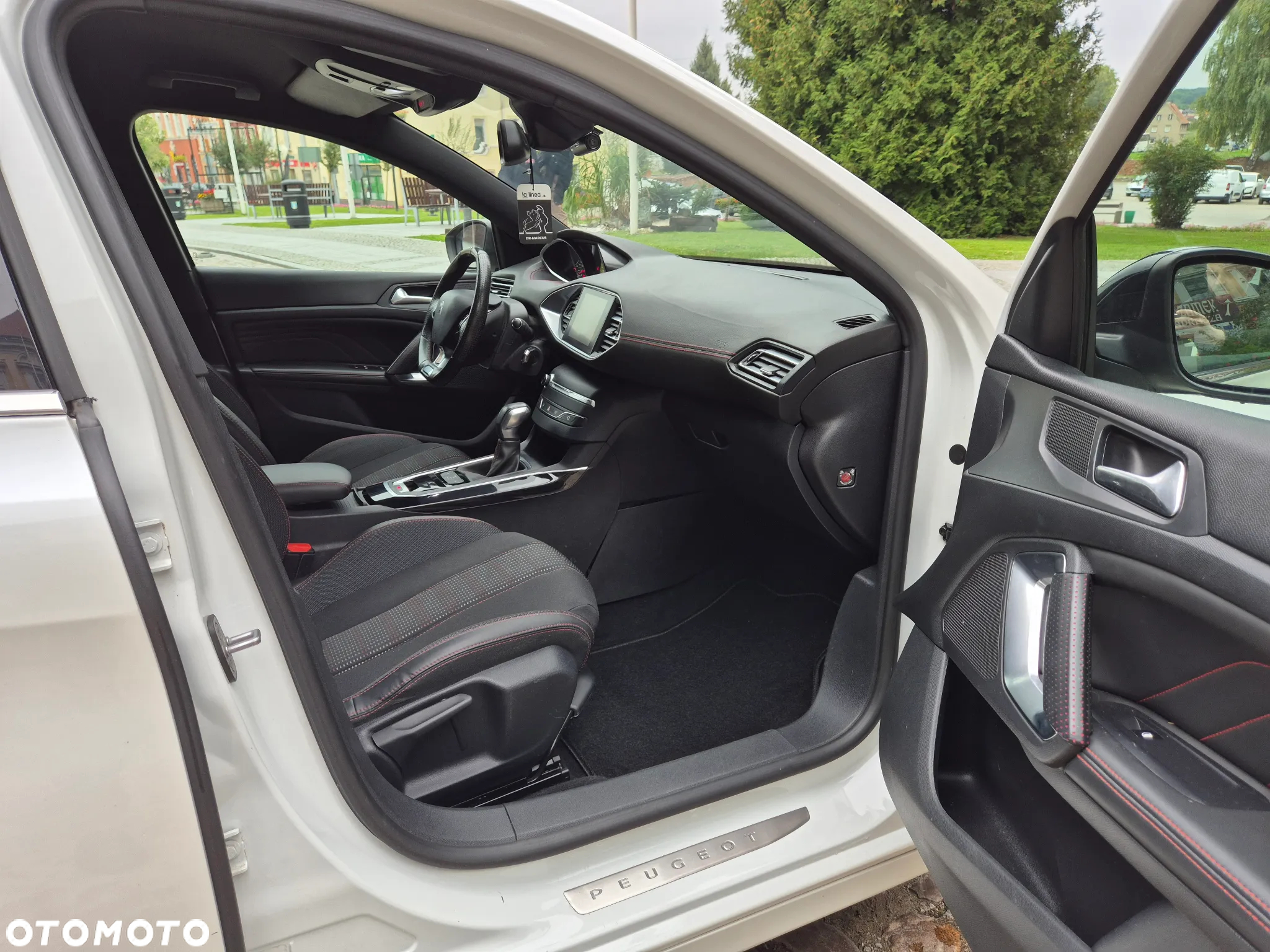 Peugeot 308 SW 1.2 PureTech Allure S&S - 24