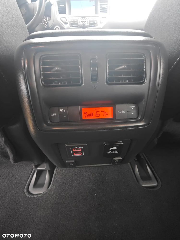 Nissan Pathfinder - 15