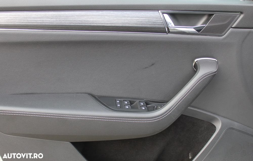 Skoda Superb 2.0 TDI DSG Style - 10