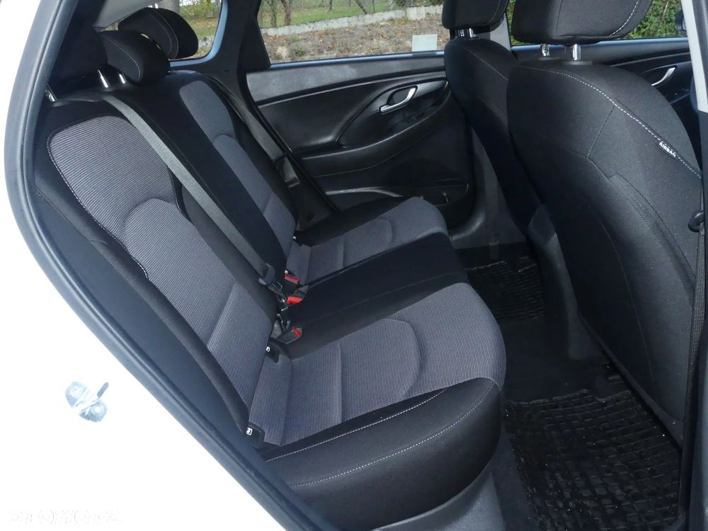 Hyundai i30 - 33