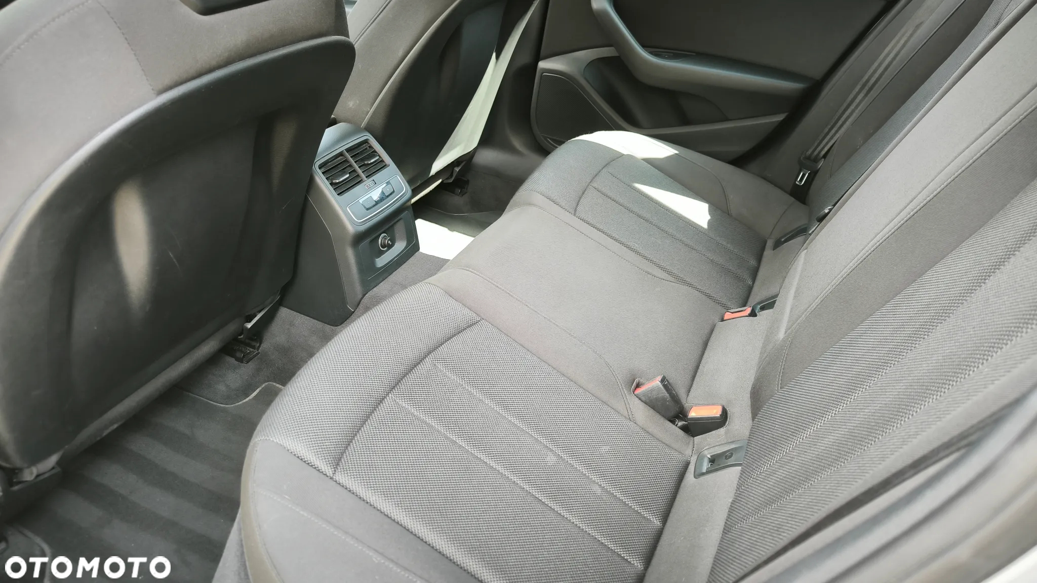Audi A4 2.0 TDI Design S tronic - 9
