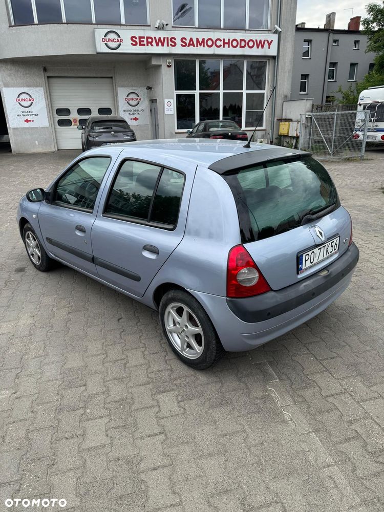 Renault Clio 1.2 16V Confort Privilege - 4