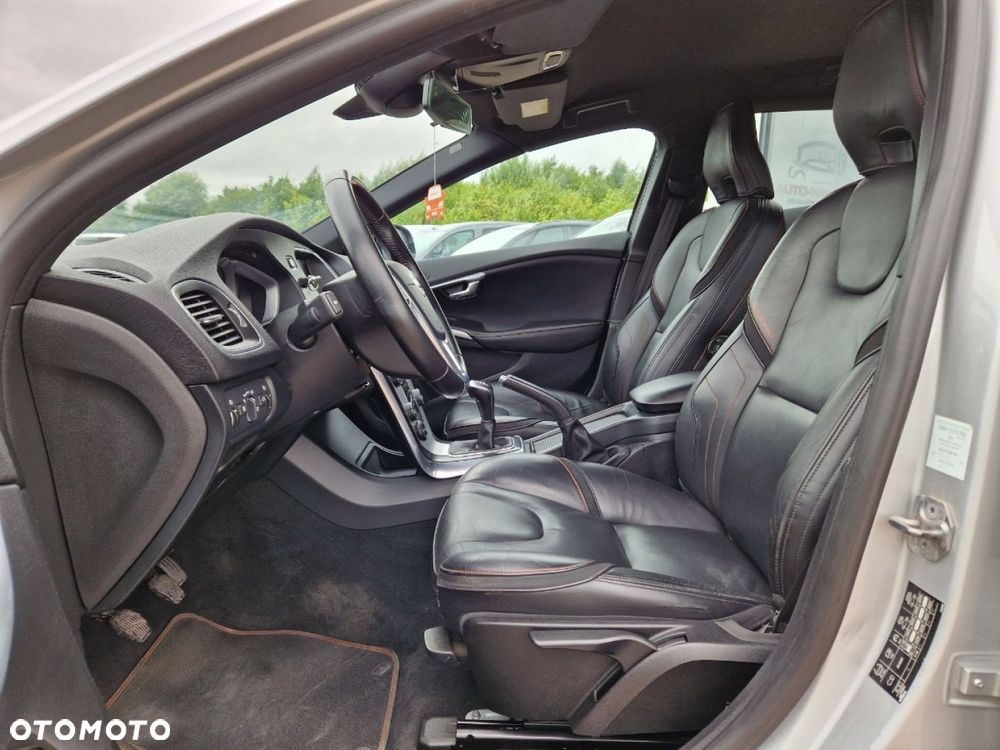 Volvo V40 Cross Country D3 Ocean Race - 5