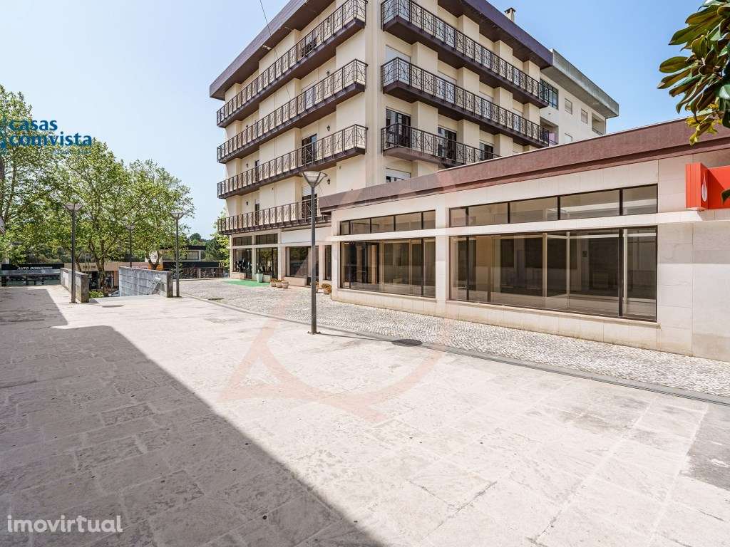 Loja com 158 m² junto ao Centro de Saúde de Fátima - Máxima Visibil... - Grande imagem: 5/12