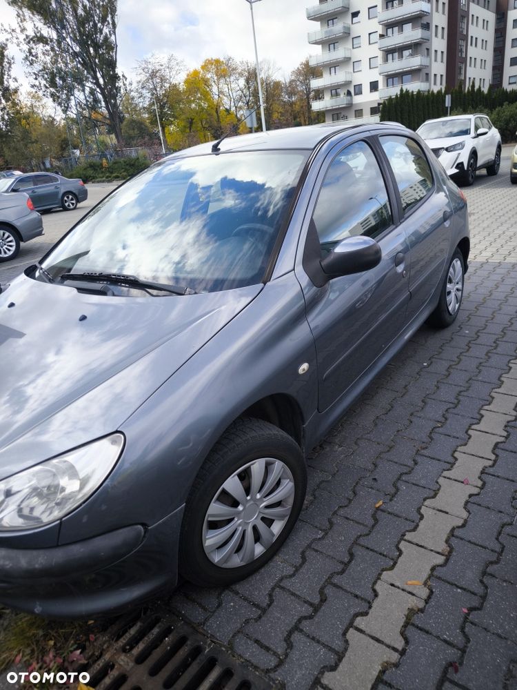 Peugeot 206 2008 photo 3