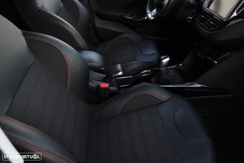 Peugeot 2008 1.2 PureTech GT Line - 51