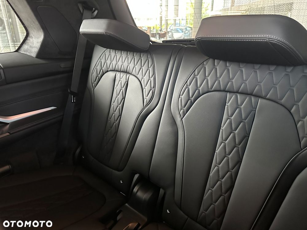 BMW X7 xDrive40d mHEV sport - 27
