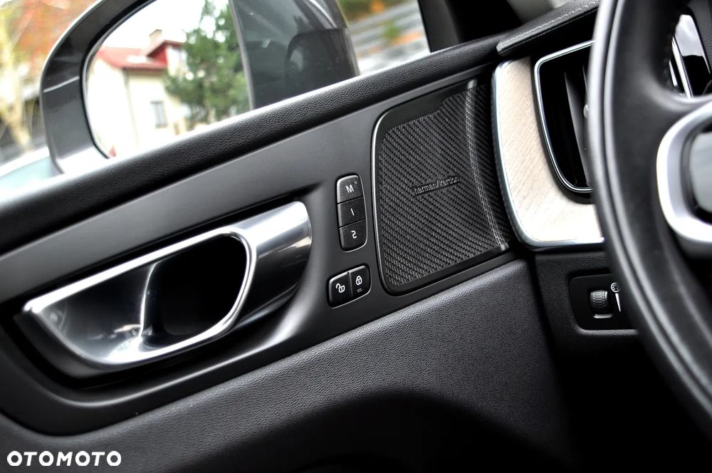 Volvo XC 60 B4 D AWD Geartronic Inscription - 29