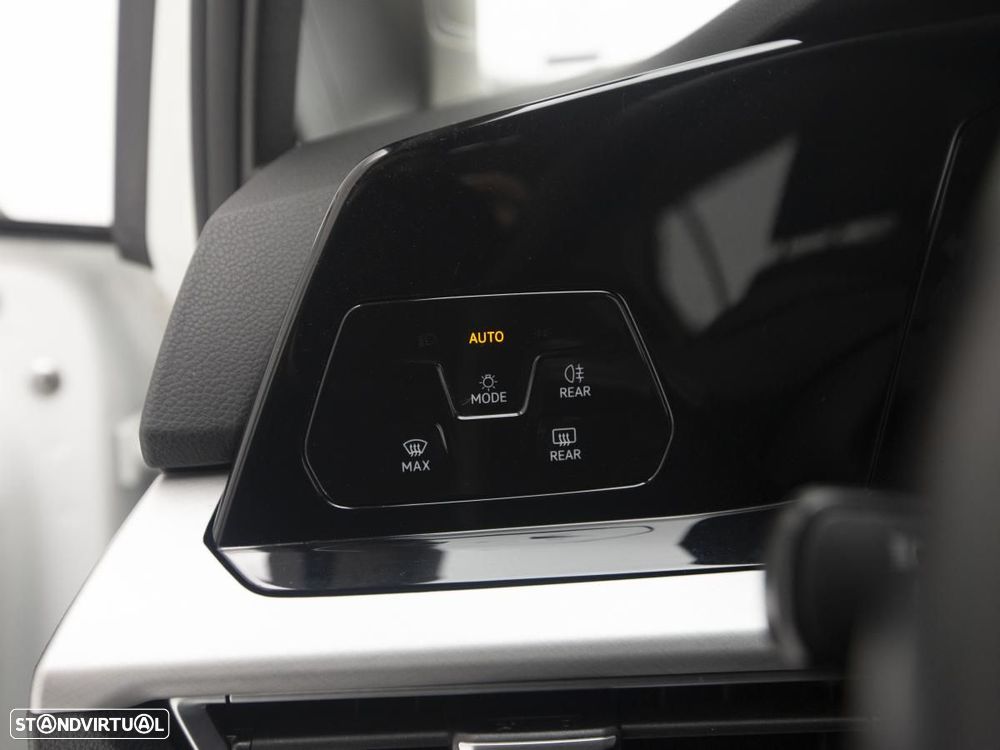 VW Golf 1.5 TGI Confortline DSG - 16