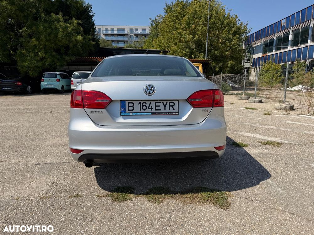 Volkswagen Jetta 1.6 TDI DPF Comfortline - 6