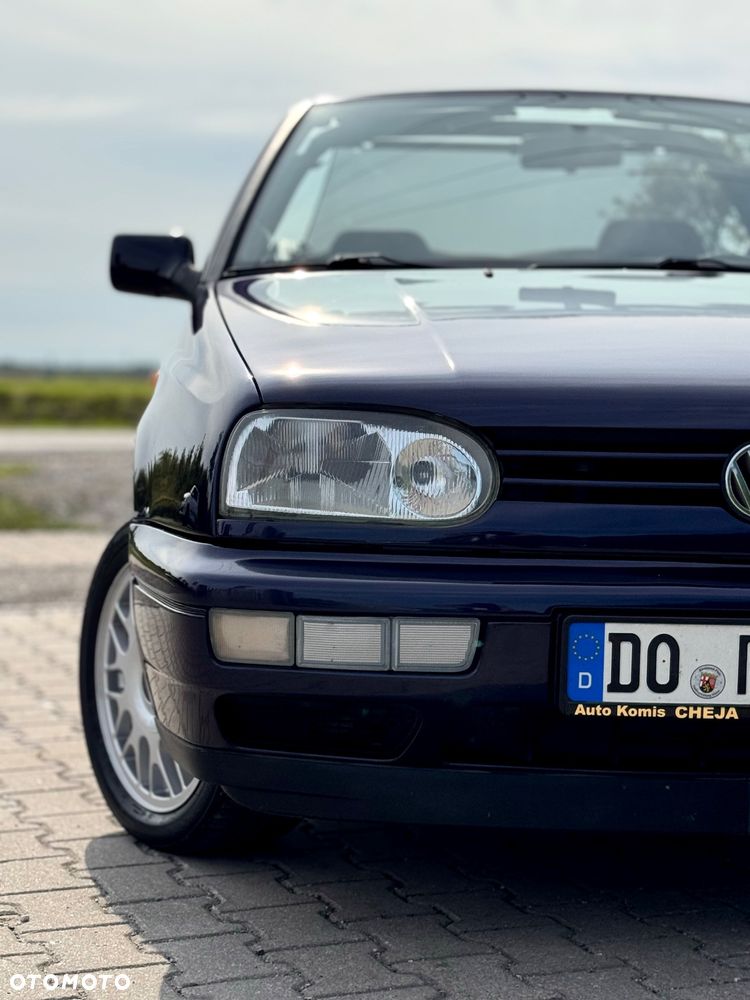 Volkswagen Golf Cabrio 1.8 - 16