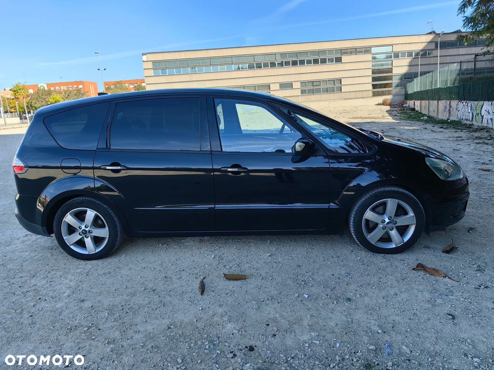 Ford S-Max 2.5 Titanium - 26