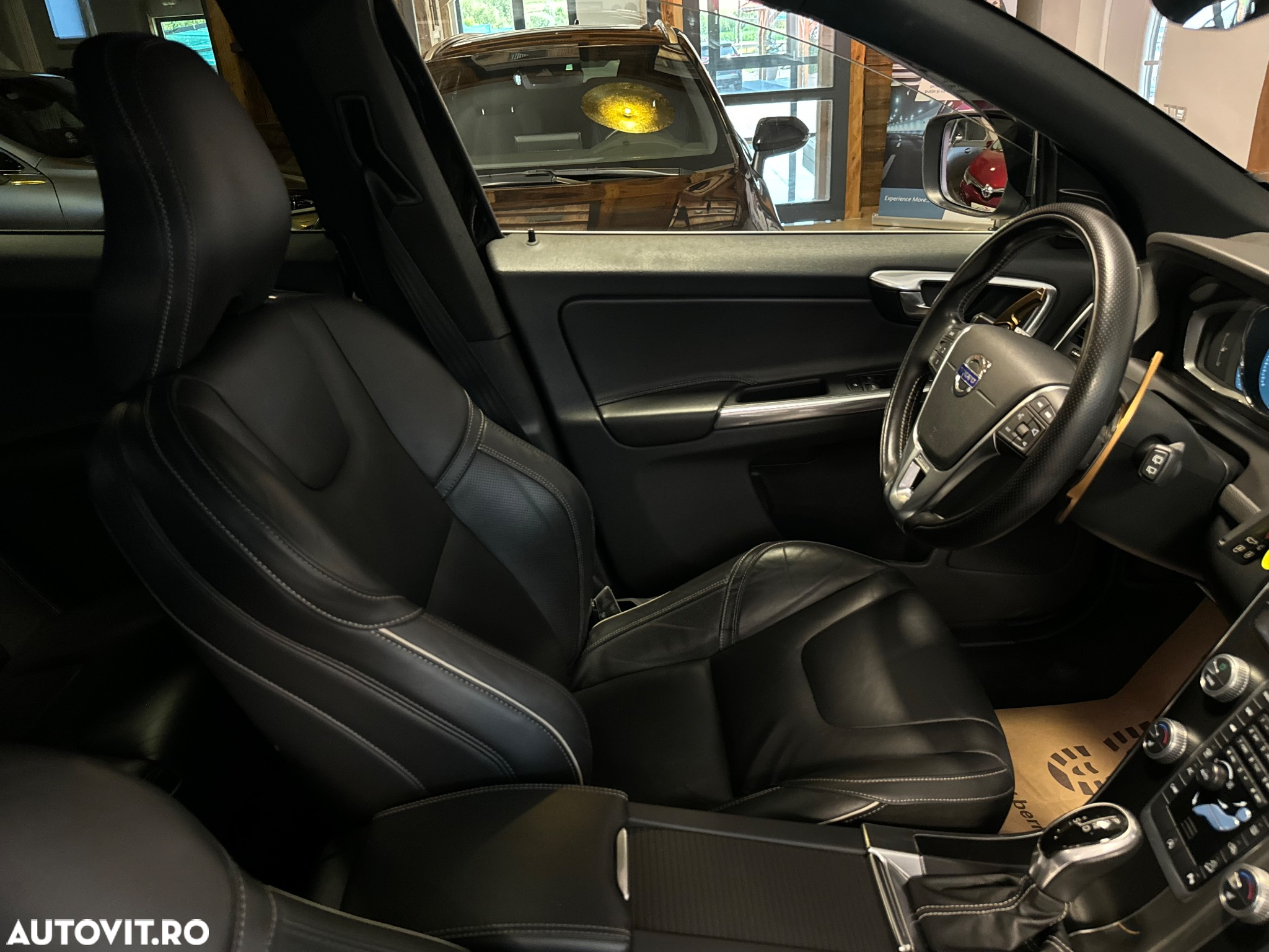 Volvo XC 60 D4 AWD Geartronic Momentum - 27