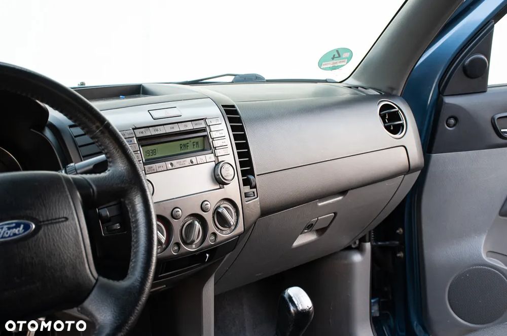 Ford Ranger XLT - 32