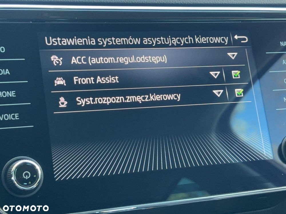 Skoda Superb 2.0 TDI SCR Style DSG - 38
