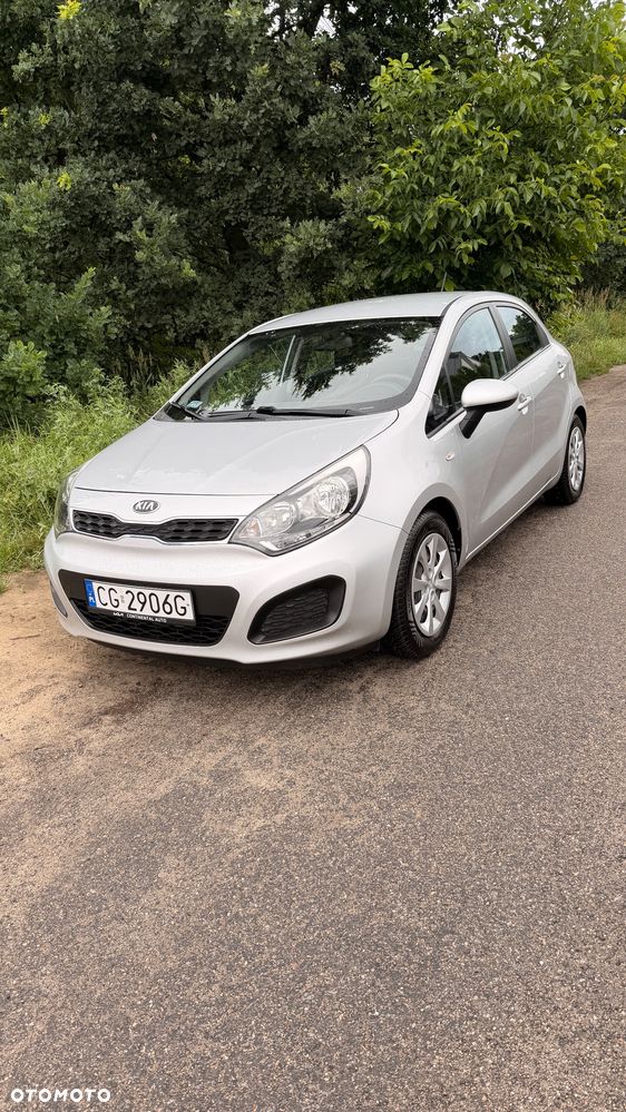 Kia Rio 1.2 L - 1