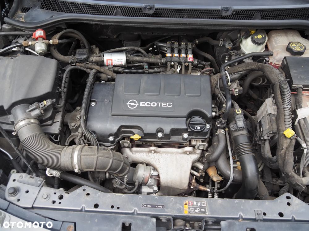 Opel Astra IV 1.4 T Sport - 10