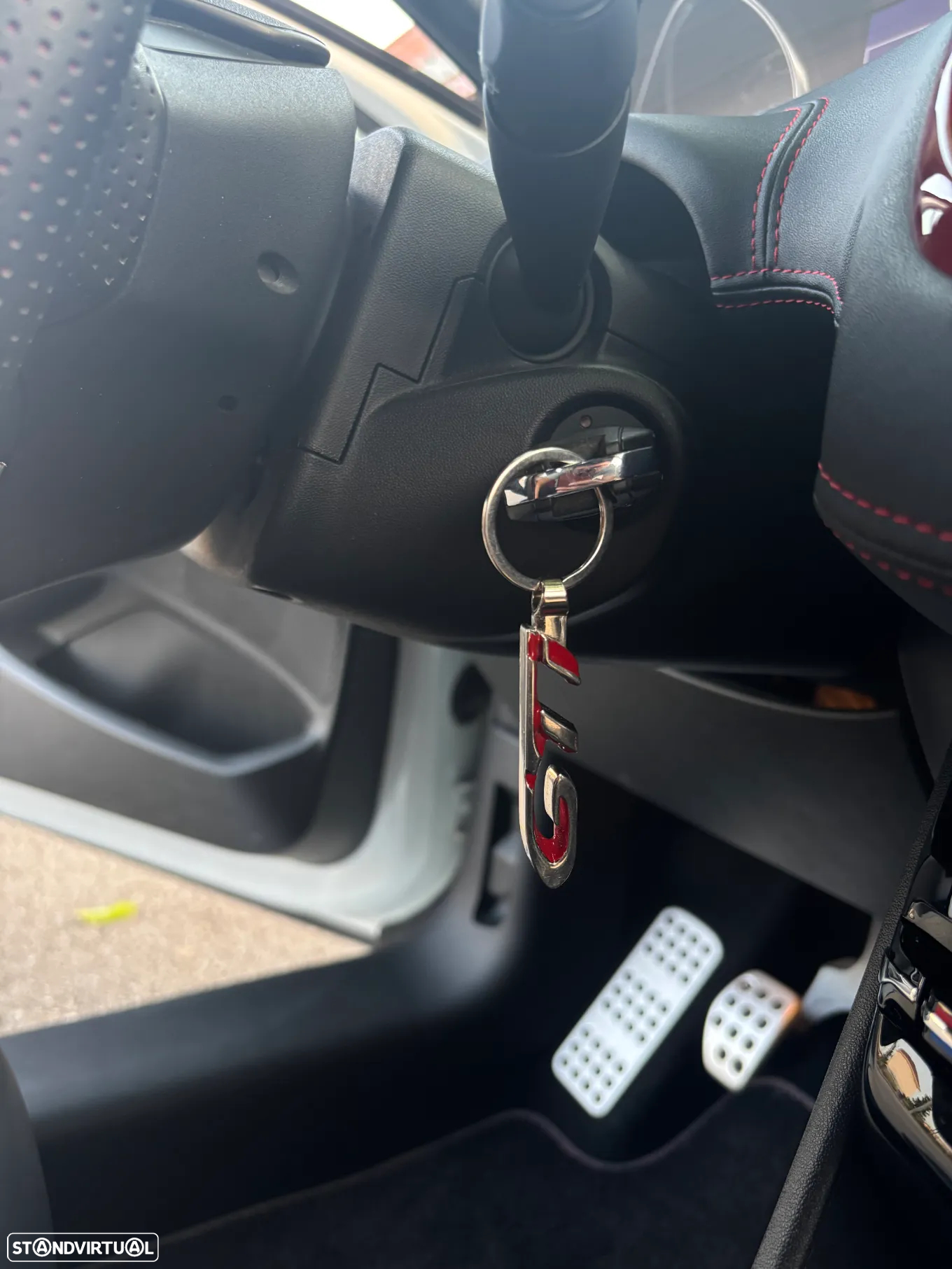 Peugeot 208 1.6 THP GTi - 33
