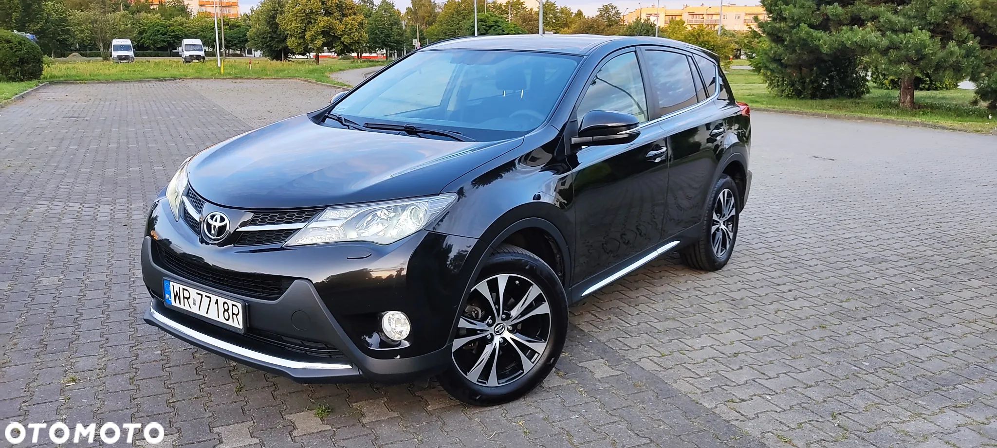 Toyota RAV4 - 1