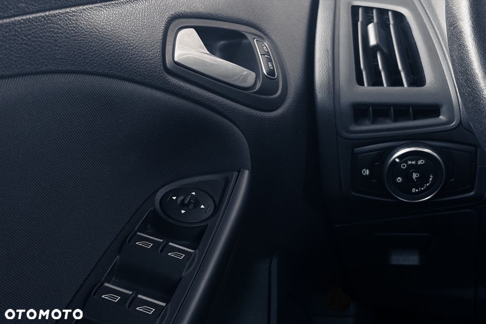 Ford Focus 1.5 EcoBoost SYNC Edition ASS - 13
