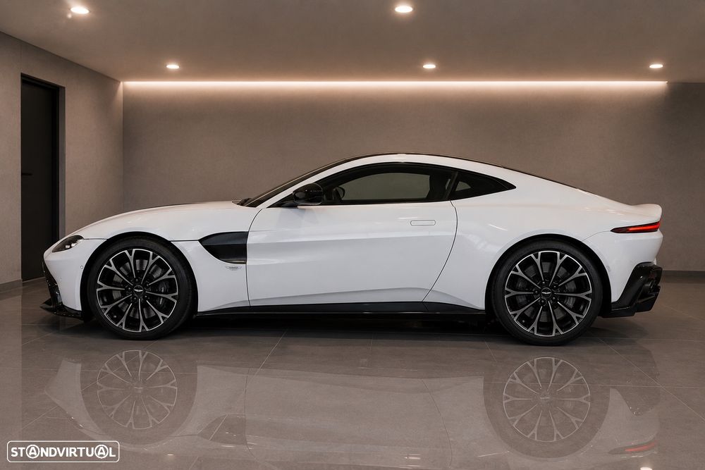 Aston Martin Vantage Coupe 4.0 Twin-Turbo V8 - 1