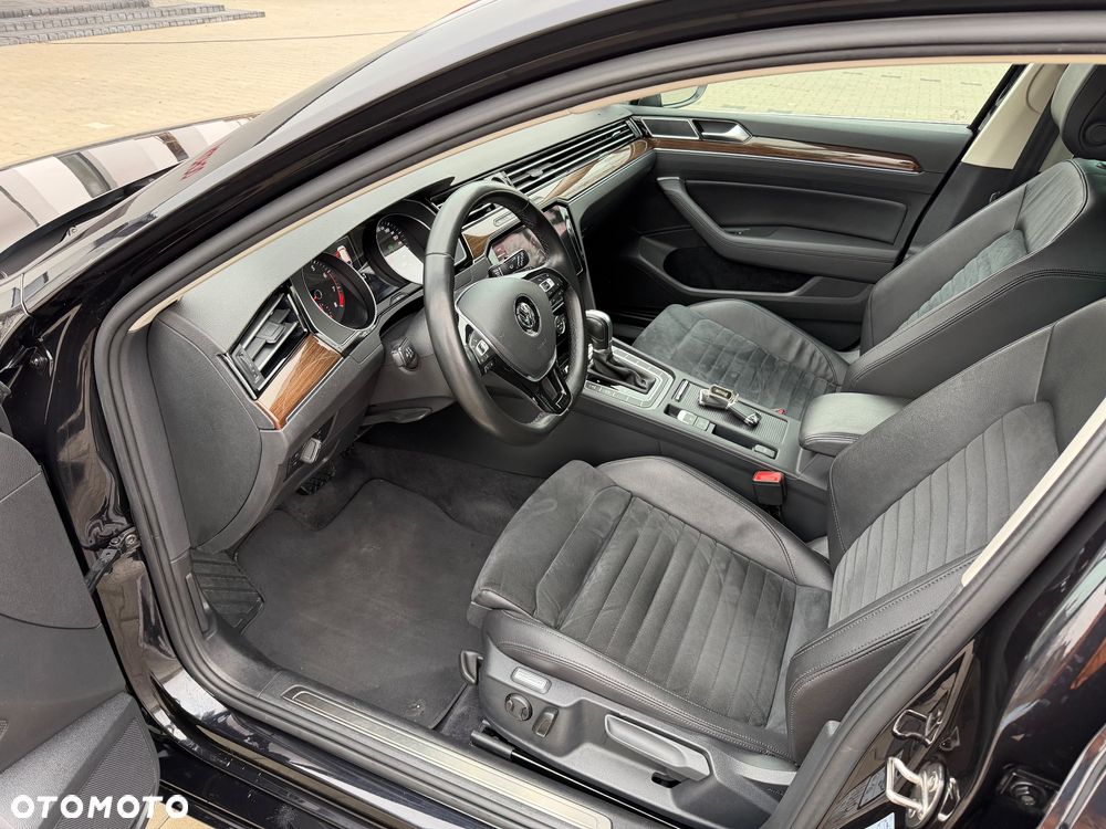 Volkswagen Passat 2.0 TSI (BlueMotion Technology) 4Motion DSG Highline - 17