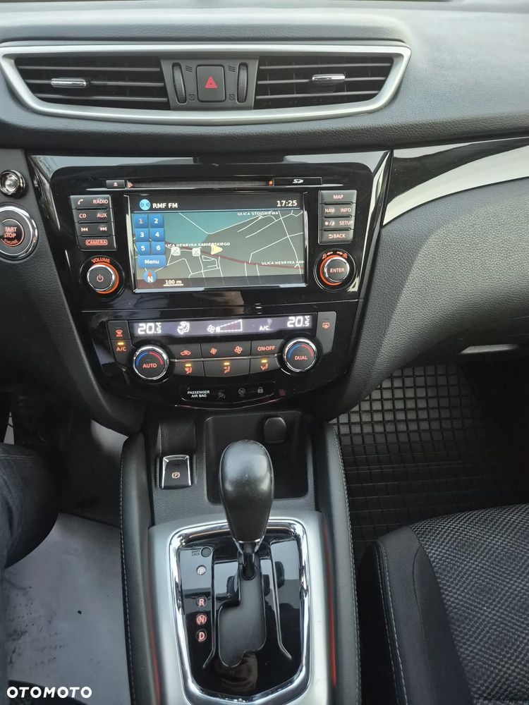 Nissan Qashqai 1.2 DIG-T Xtronic N-Connecta - 18