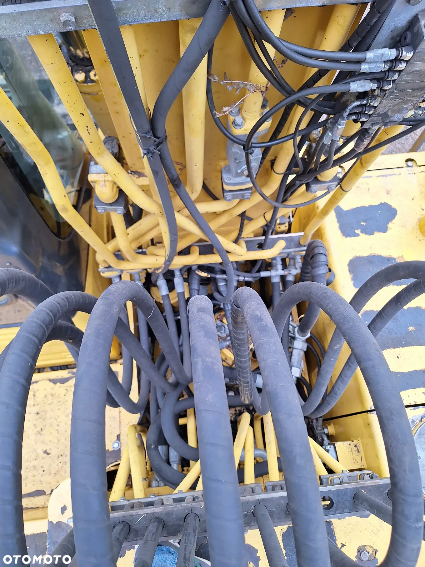 Komatsu PW 220 - 7E0 - 12