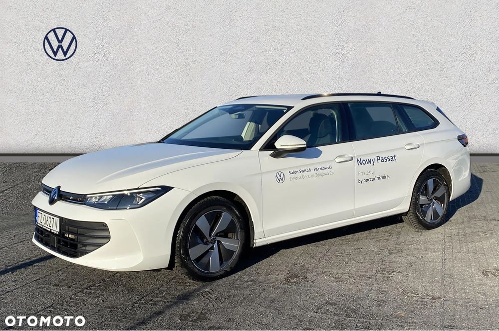 Volkswagen Passat - 1