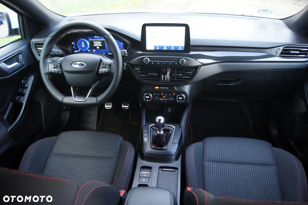 Ford Focus Turnier 1.5 EcoBlue Start-Stopp-System ST-LINE DESIGN - 28