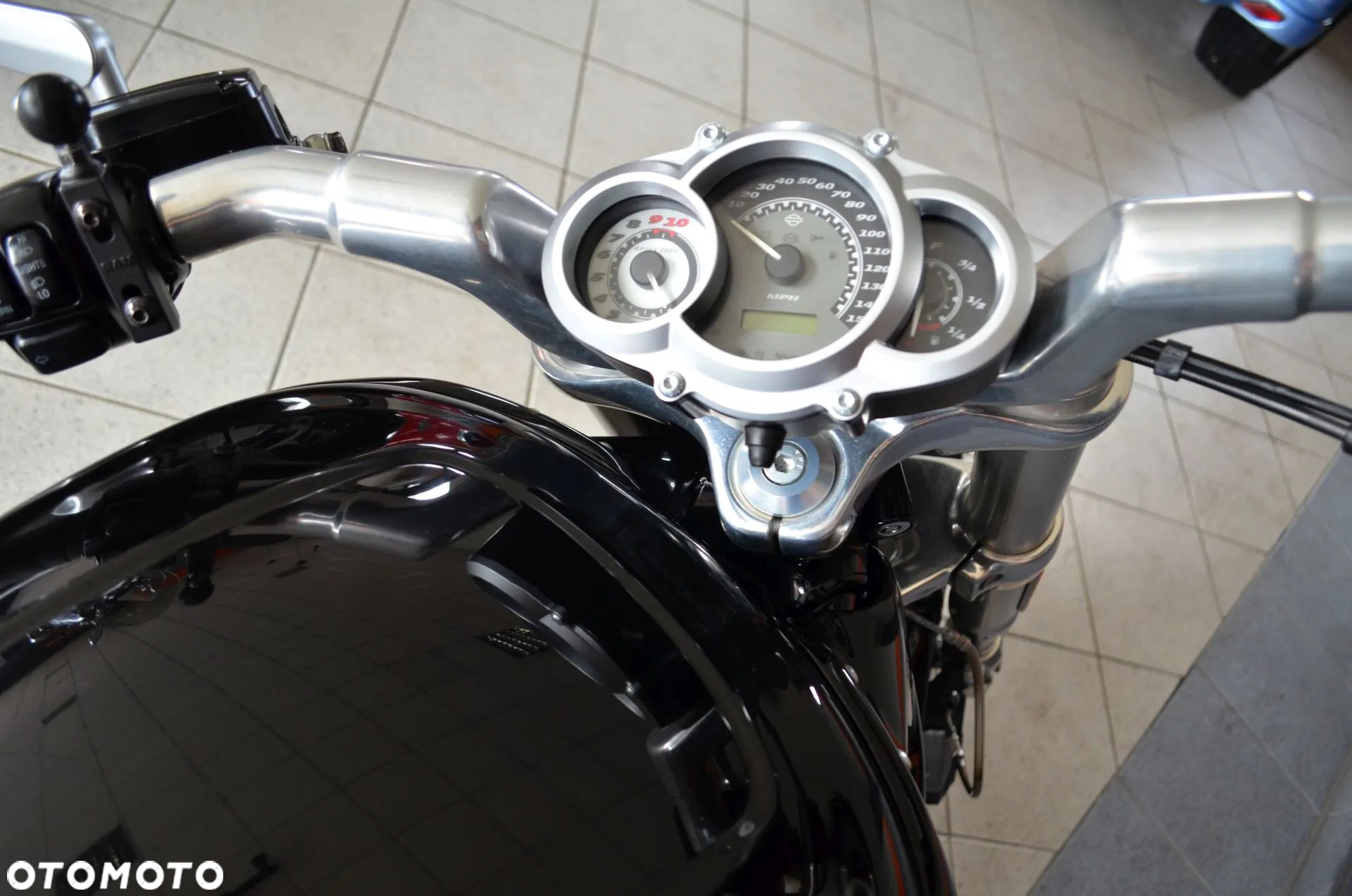 Harley-Davidson V-Rod Muscle - 24
