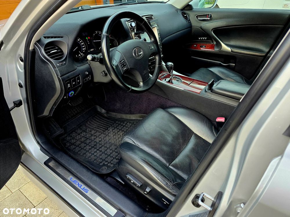 Lexus IS 250 Prestige - 10