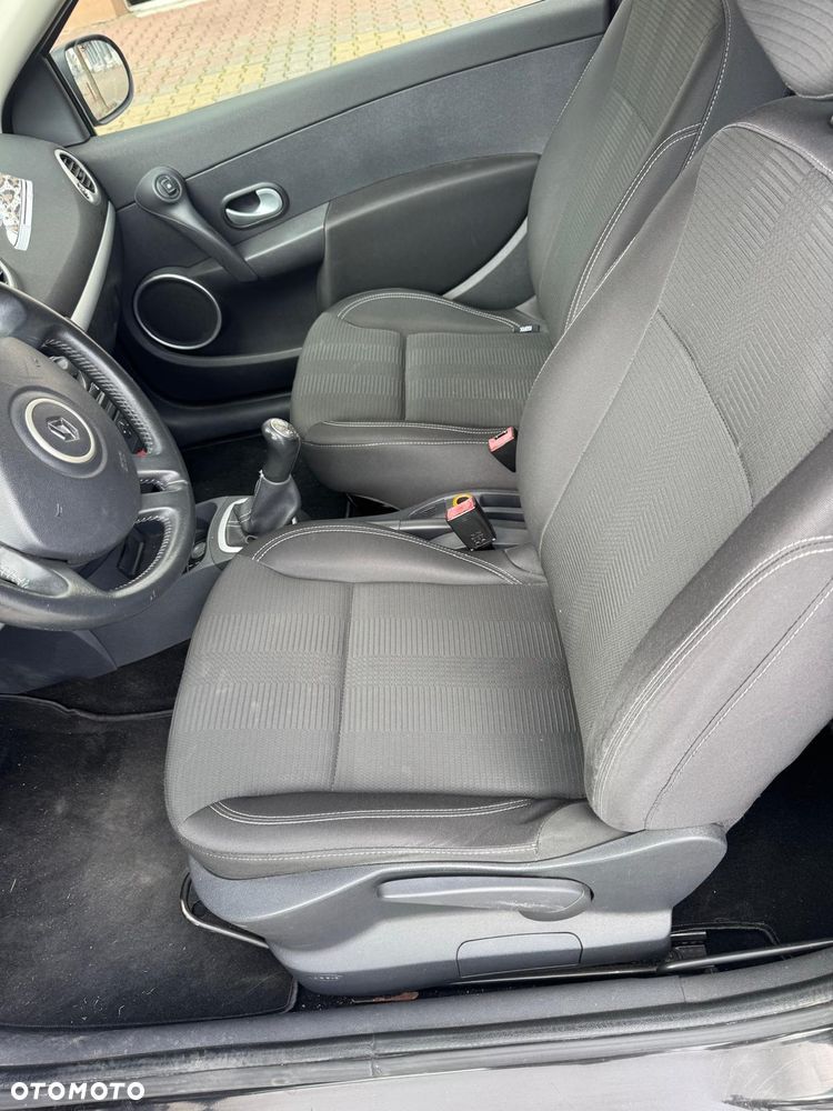 Renault Clio 1.2 16V 75 TomTom Edition - 8