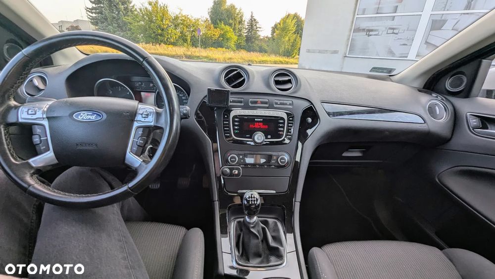 Ford Mondeo 2.0 TDCi Ghia - 10