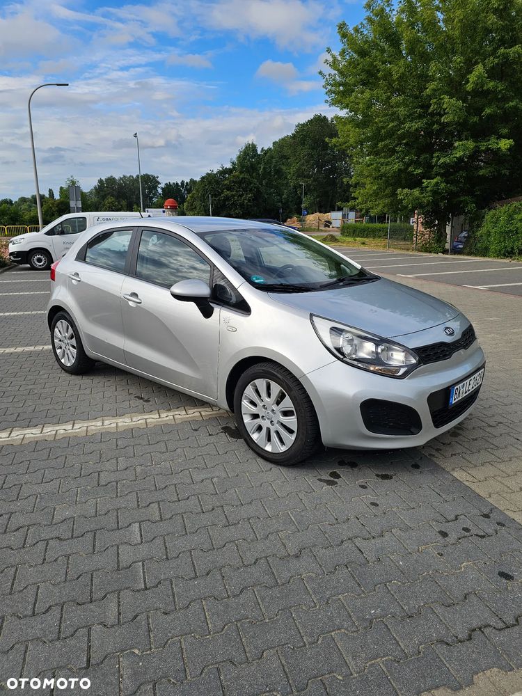 Kia Rio 1.2 Attract - 10