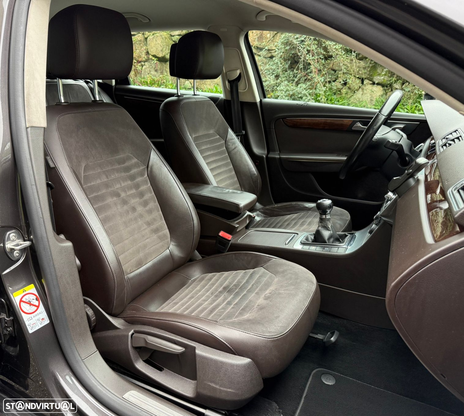 VW Passat Variant 1.6 TDI BlueMotion Highline - 25