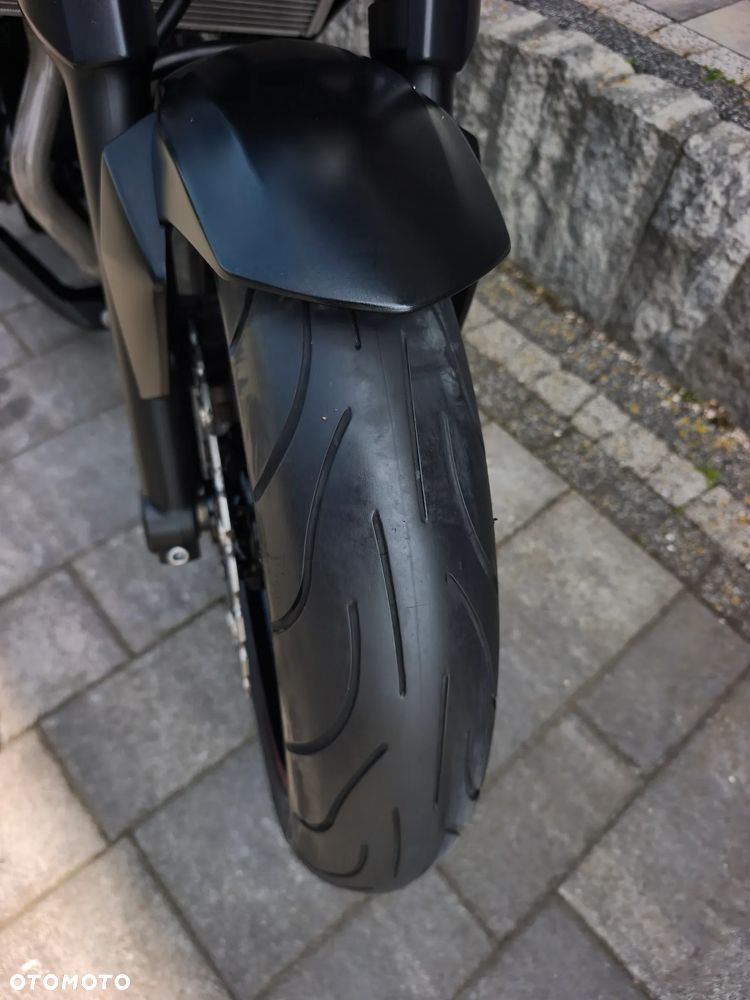 Kawasaki ER - 11