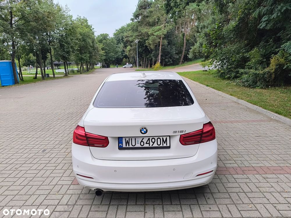 BMW Seria 3 318i - 14
