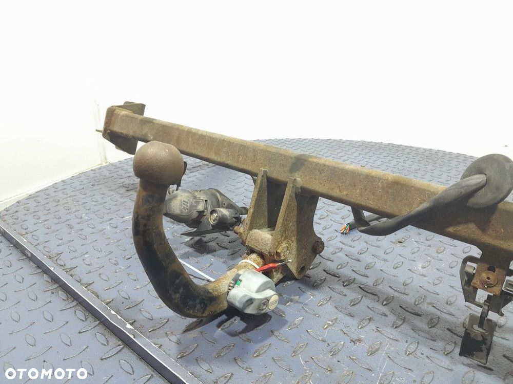 OPEL ASTRA III H KOMBI HAK DO PRZYCZEPY - 5