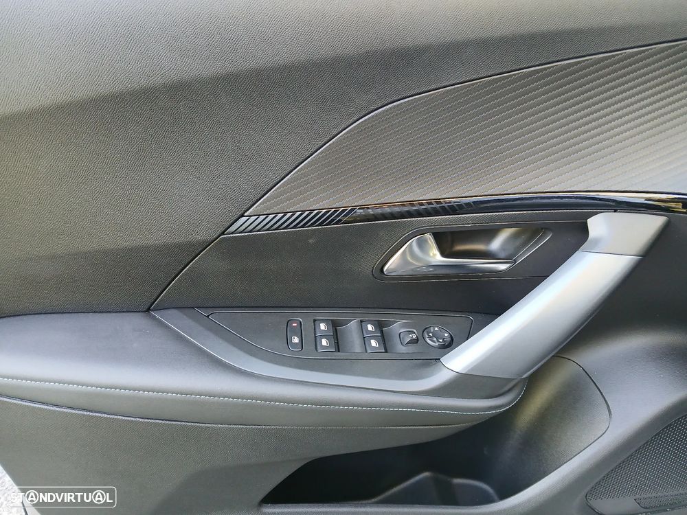 Peugeot 2008 PureTech 130 GPF Stop&Start Allure - 23