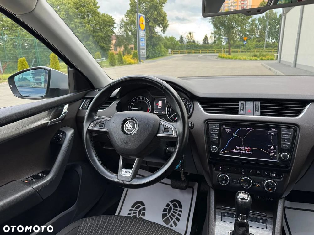 Skoda Octavia Scout 2.0 TDI 4x4 DSG - 34