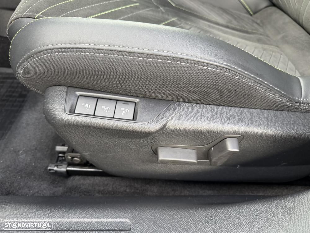 Peugeot e-2008 54 kWh GT - 18