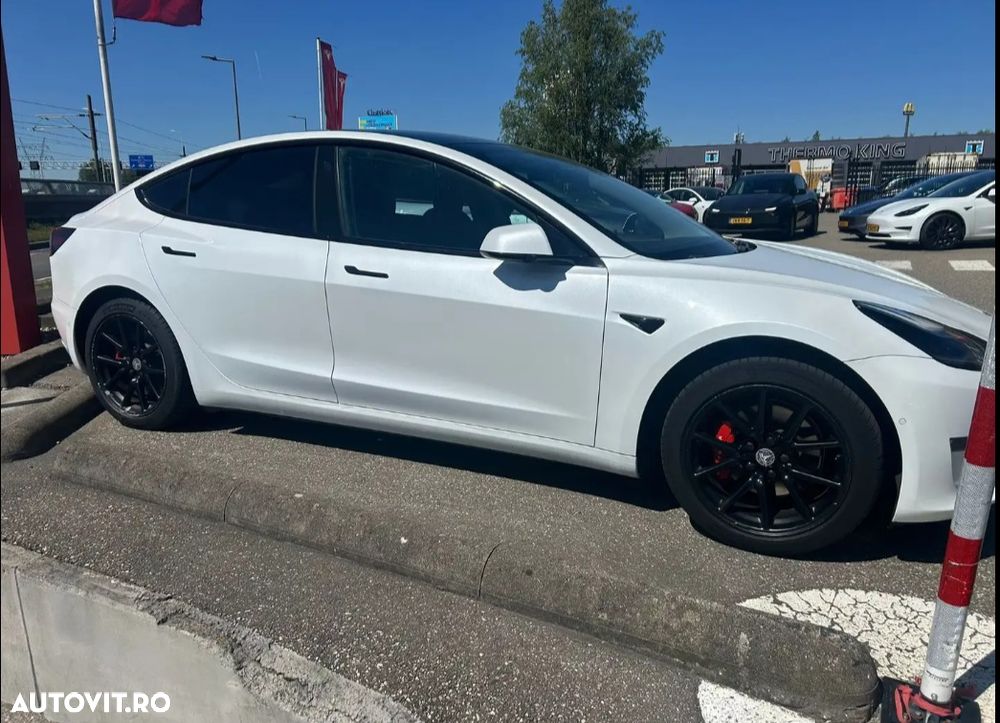 Tesla Model 3 - 11