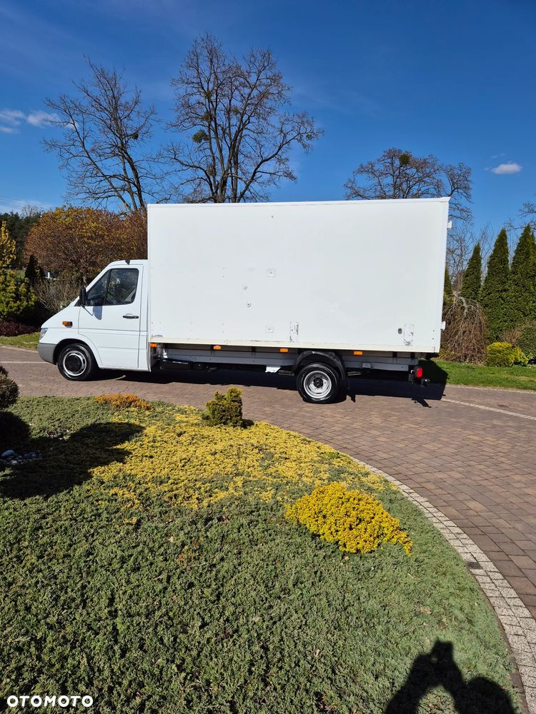 Mercedes-Benz Sprinter - 9