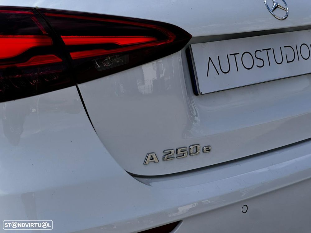 Mercedes-Benz A 250 e 8G-DCT AMG Line - 20